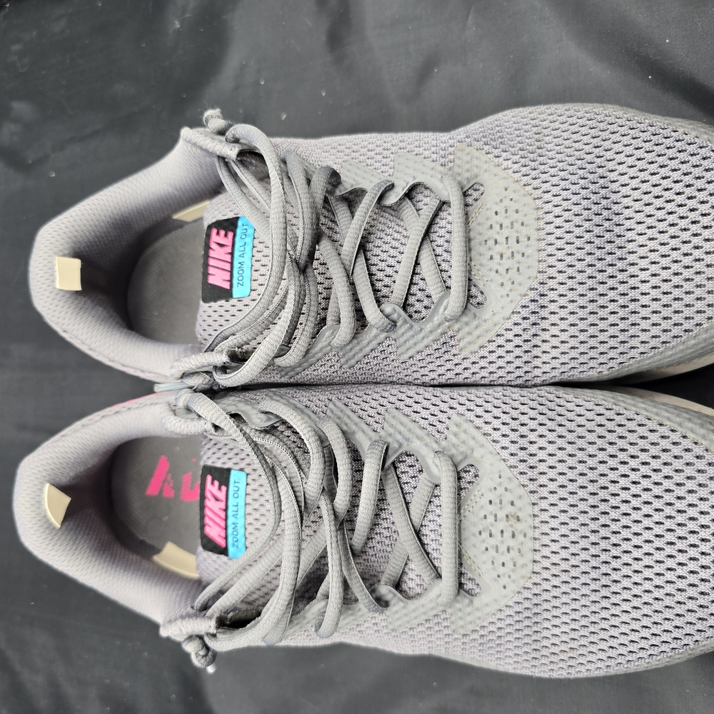 Nike Gray Sneakers with Breathable Mesh Upper